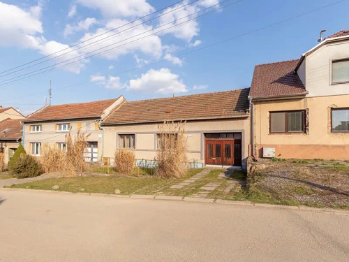 Prodej stavebního pozemku 999 m²