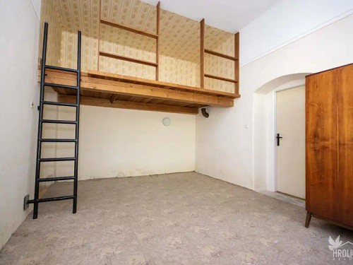 Prodej vily 208 m², pozemek 3304 m²