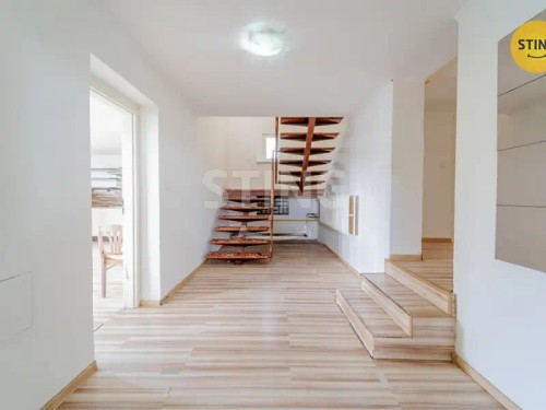 Prodej domu 279 m², pozemek 499 m²