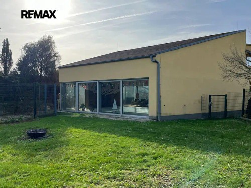 Prodej vily 700 m², pozemek 1399 m²