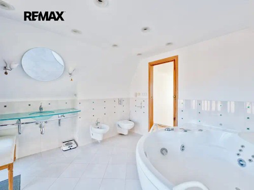Prodej zemědělské usedlosti 770 m², pozemek 25646 m²