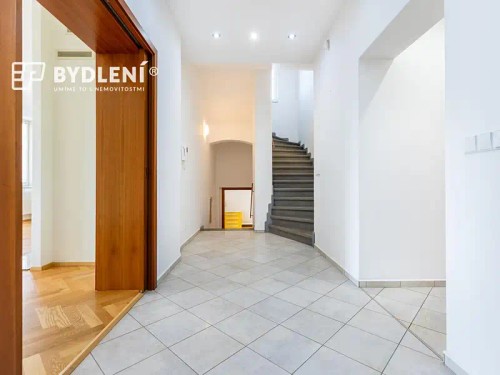 Prodej domu 382 m², pozemek 747 m²