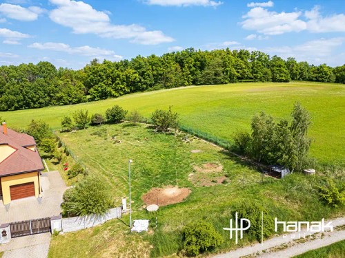 Prodej stavebního pozemku 1208 m²