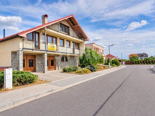 Prodej domu 360 m², pozemek 805 m²