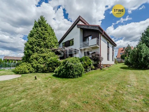 Prodej vily 300 m², pozemek 599 m²