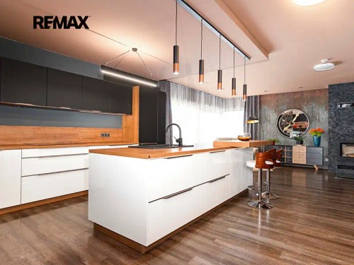 Prodej domu 258 m², pozemek 3000 m²