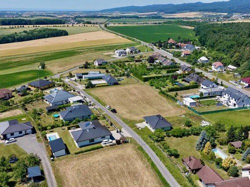 Prodej stavebního pozemku 1058 m²