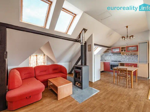Prodej domu 360 m², pozemek 11 m²