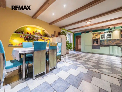 Prodej domu 350 m², pozemek 1872 m²