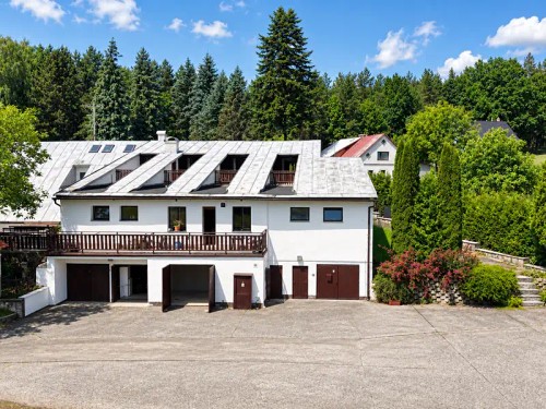 Prodej domu 1000 m², pozemek 22792 m²