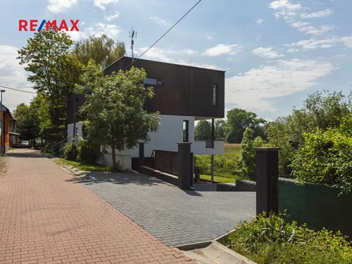 Prodej domu 330 m², pozemek 600 m²