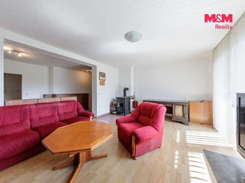 Prodej domu 250 m², pozemek 976 m²