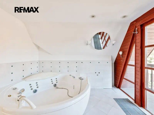 Prodej zemědělské usedlosti 770 m², pozemek 25646 m²