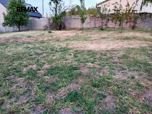 Prodej stavebního pozemku 1300 m²