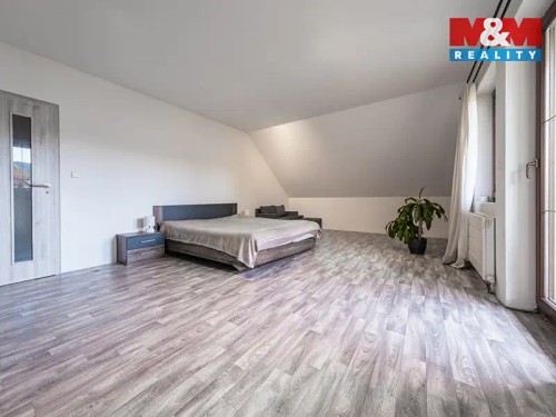 Prodej domu 325 m², pozemek 3155 m²
