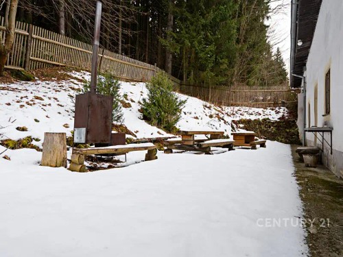 Prodej chalupy 648 m², pozemek 907 m²