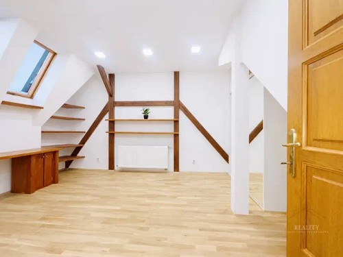 Prodej bytu 4+kk 158 m²