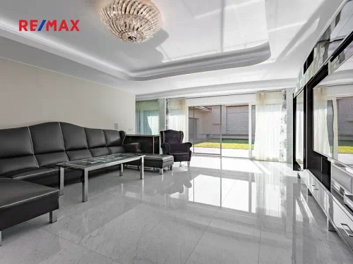 Prodej domu 365 m², pozemek 623 m²