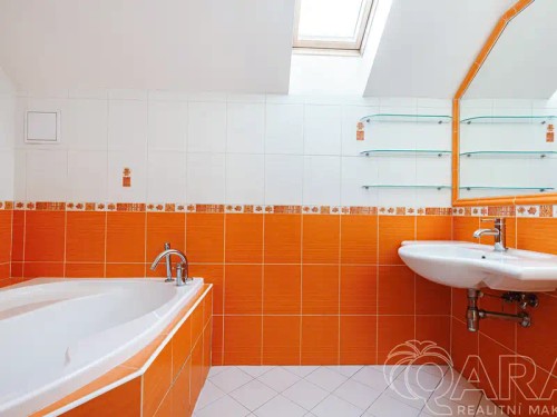 Prodej domu 250 m², pozemek 341 m²