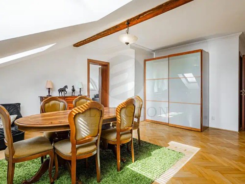 Prodej domu 715 m², pozemek 894 m²
