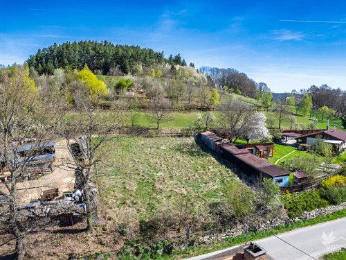 Prodej stavebního pozemku 1053 m²