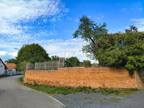 Prodej stavebního pozemku 7856 m²