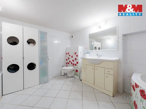 Prodej domu 240 m², pozemek 811 m²