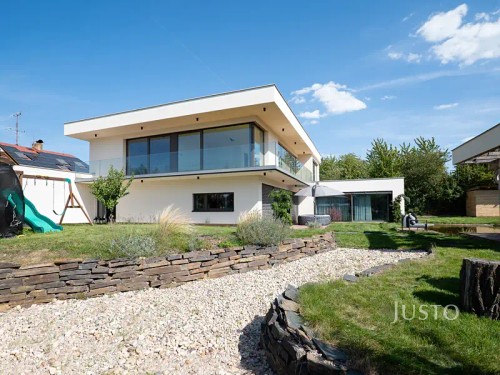 Prodej domu 349 m², pozemek 1385 m²