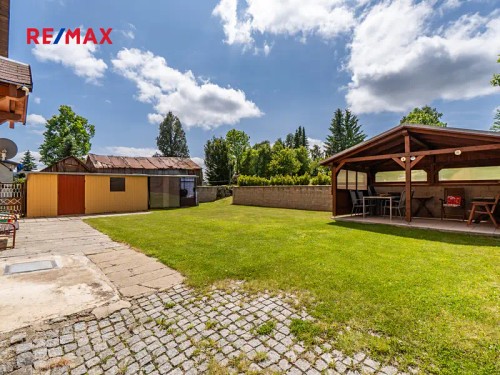 Prodej domu 328 m², pozemek 758 m²