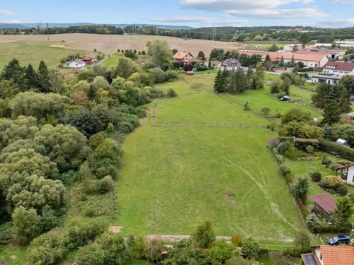 Prodej stavebního pozemku 1042 m²