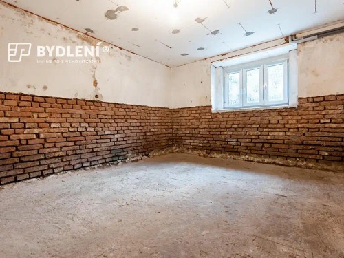 Prodej domu 360 m², pozemek 587 m²