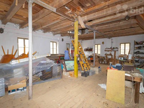 Prodej domu 950 m², pozemek 24944 m²