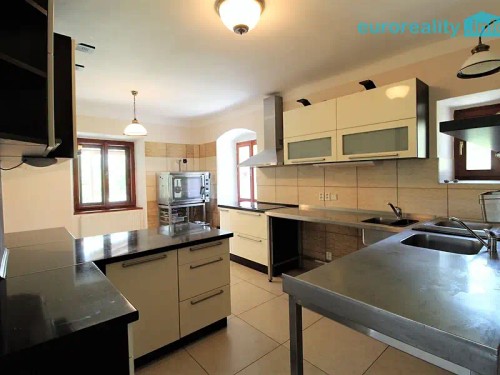 Prodej zemědělské usedlosti 389 m², pozemek 4007 m²