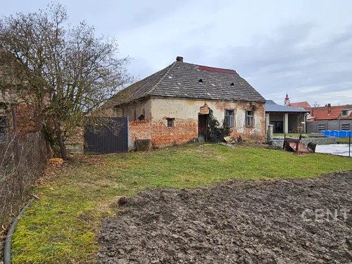 Prodej stavebního pozemku 2090 m²