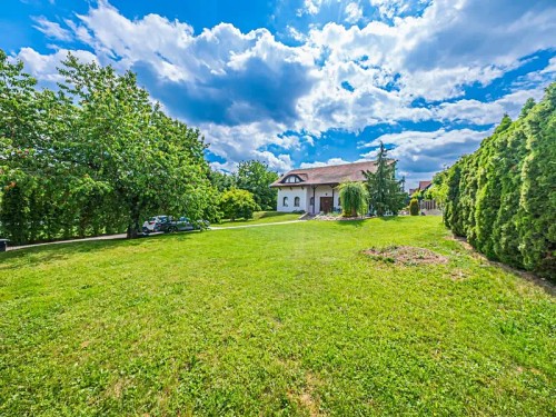 Prodej domu 370 m², pozemek 1856 m²