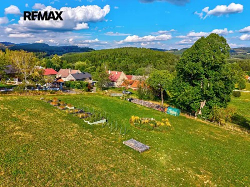 Prodej stavebního pozemku 2574 m²