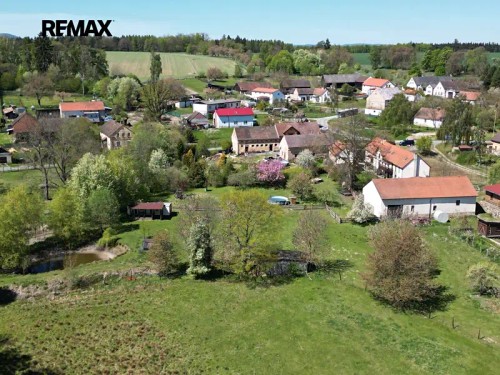 Prodej zemědělské usedlosti 725 m², pozemek 7880 m²