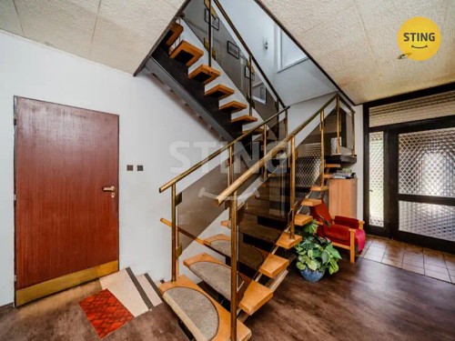 Prodej vily 300 m², pozemek 1197 m²