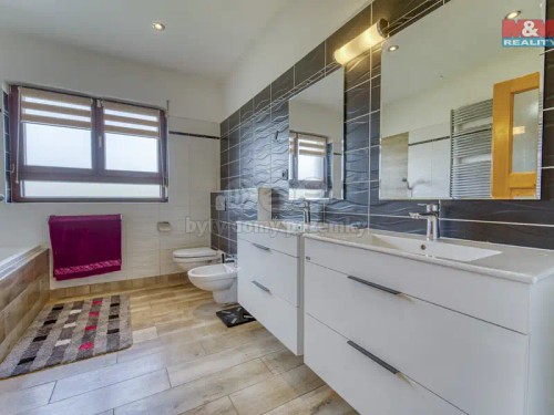 Prodaný  dům 128 m², pozemek 1800 m²