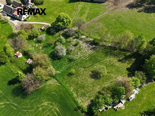 Prodej stavebního pozemku 1098 m²