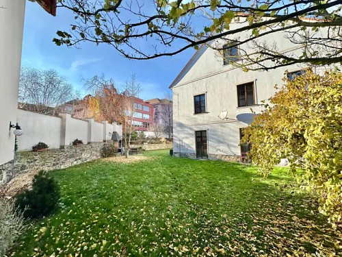Prodej vily 503 m², pozemek 1727 m²