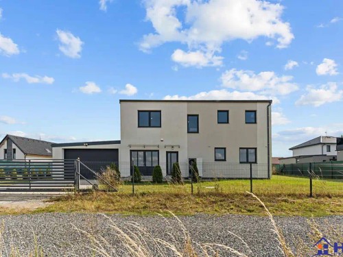 Prodej vily 254 m², pozemek 662 m²