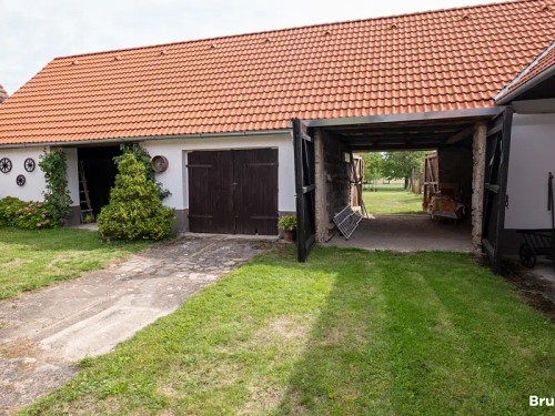 Prodej zemědělské usedlosti 698 m², pozemek 2540 m²