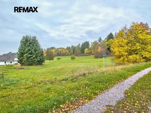 Prodej stavebního pozemku 1212 m²