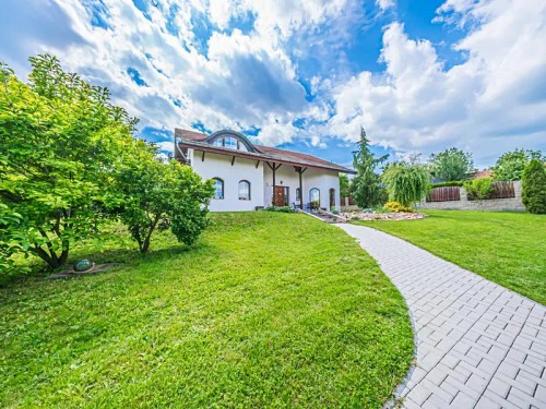 Prodej domu 370 m², pozemek 1856 m²