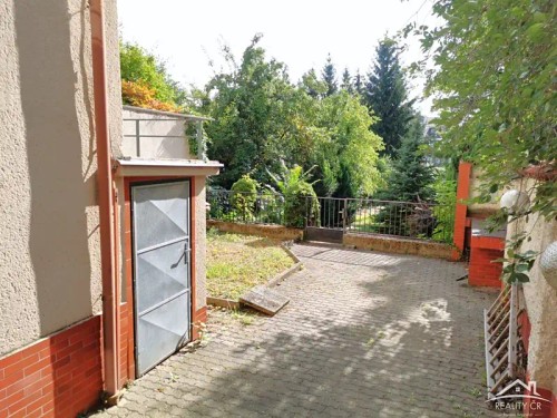 Prodej vily 252 m², pozemek 516 m²