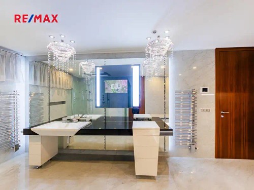 Prodej domu 365 m², pozemek 623 m²