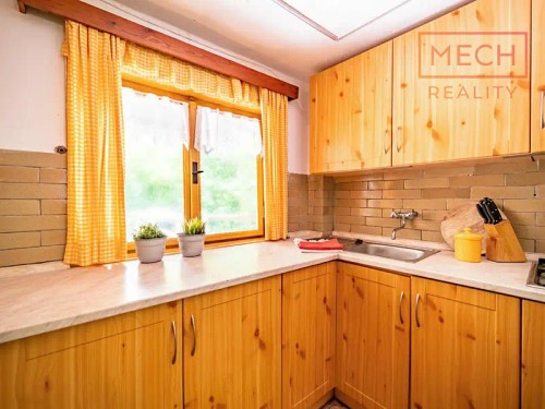 Prodej chaty 80 m², pozemek 1 m²