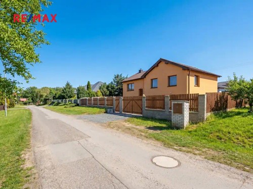 Prodej domu 204 m², pozemek 1006 m²