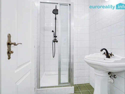 Prodej domu 420 m², pozemek 633 m²